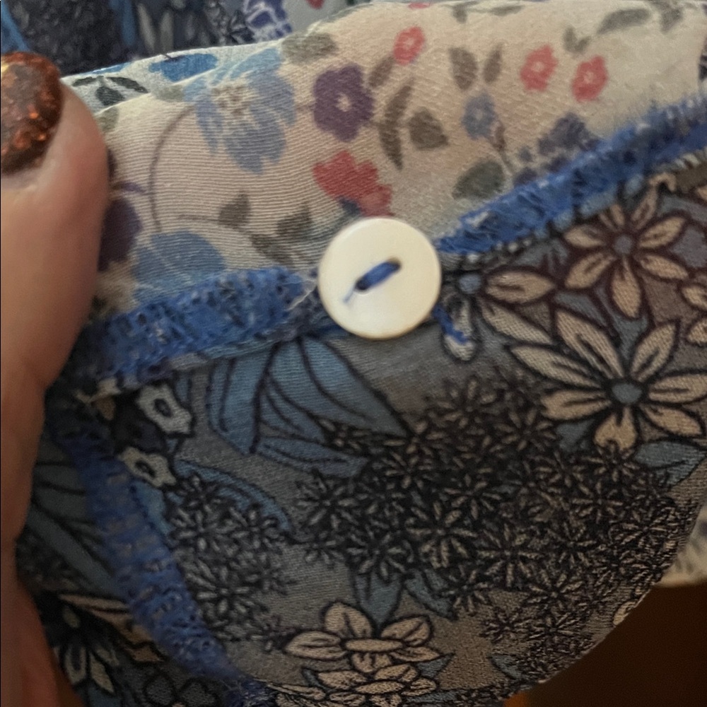 LOGO Mixed Media Blue Patterned Topper w/Dramatic Dolman Sleeves-Sharkbite Hem - Picture 11 of 12
